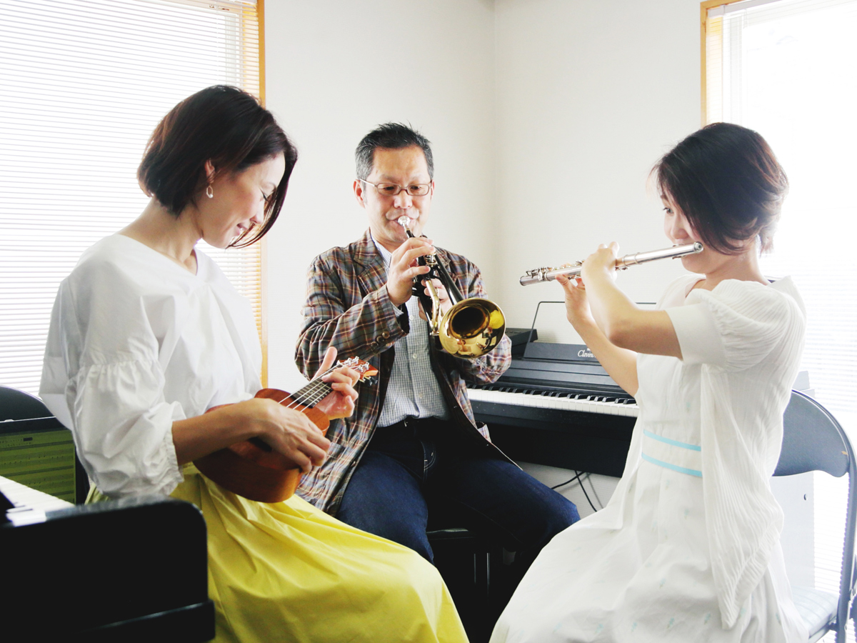 堀川ミュージックスクールなら生徒様同士でバンドを組むことができます。